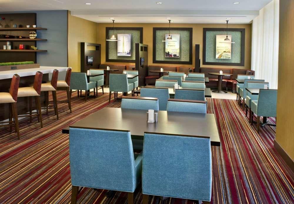 Courtyard By Marriott Washington, D.C./Foggy Bottom Hotel Exterior photo