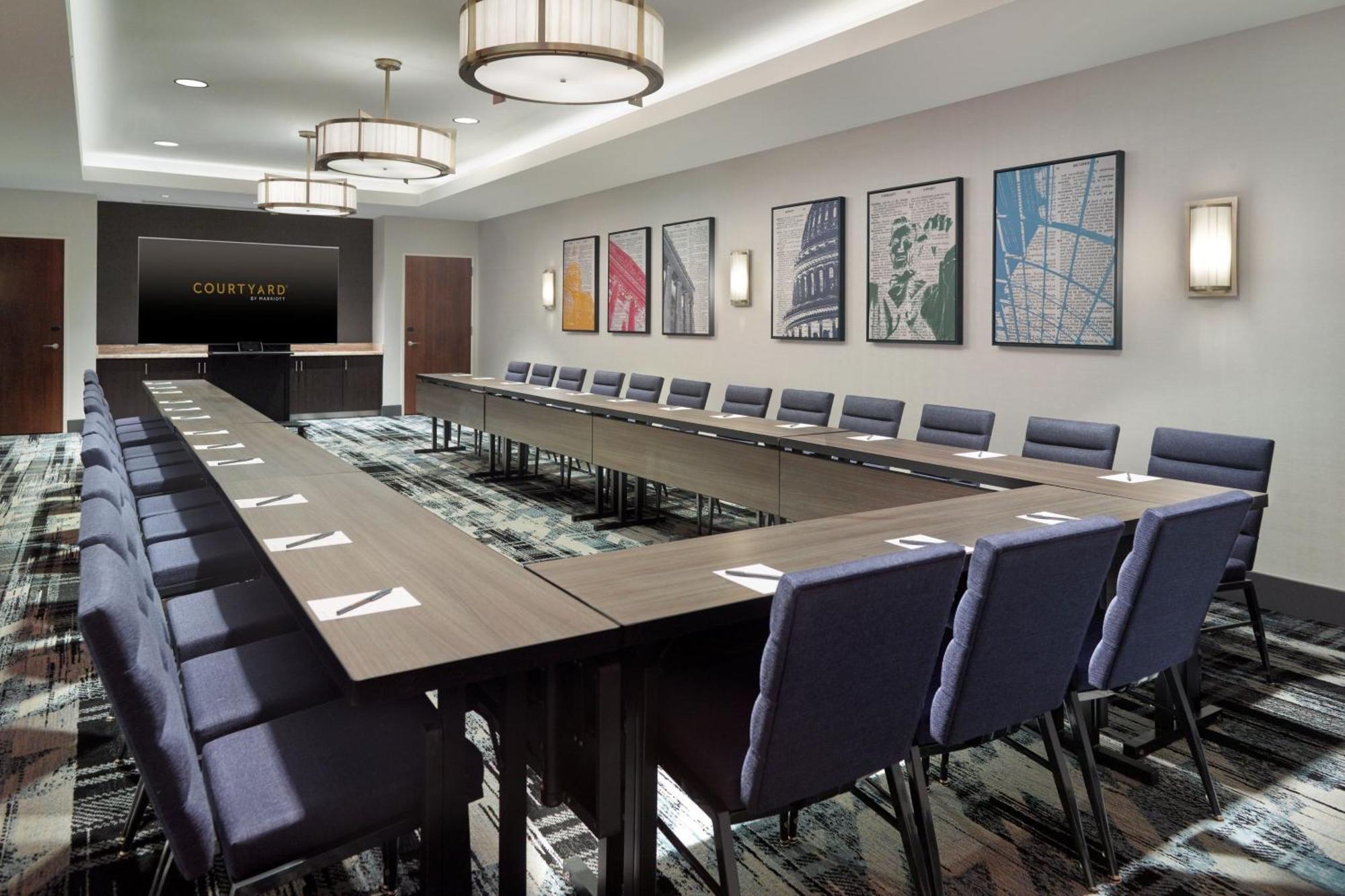 Courtyard By Marriott Washington, D.C./Foggy Bottom Hotel Exterior photo