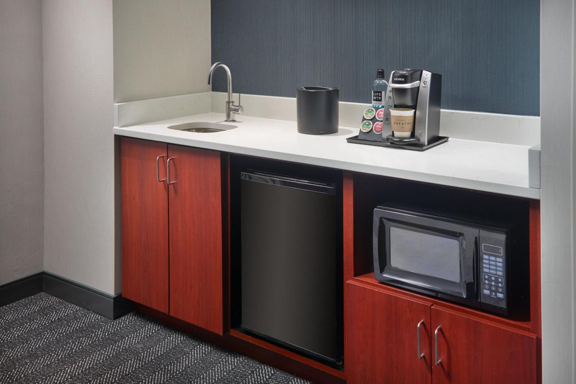 Courtyard By Marriott Washington, D.C./Foggy Bottom Hotel Exterior photo