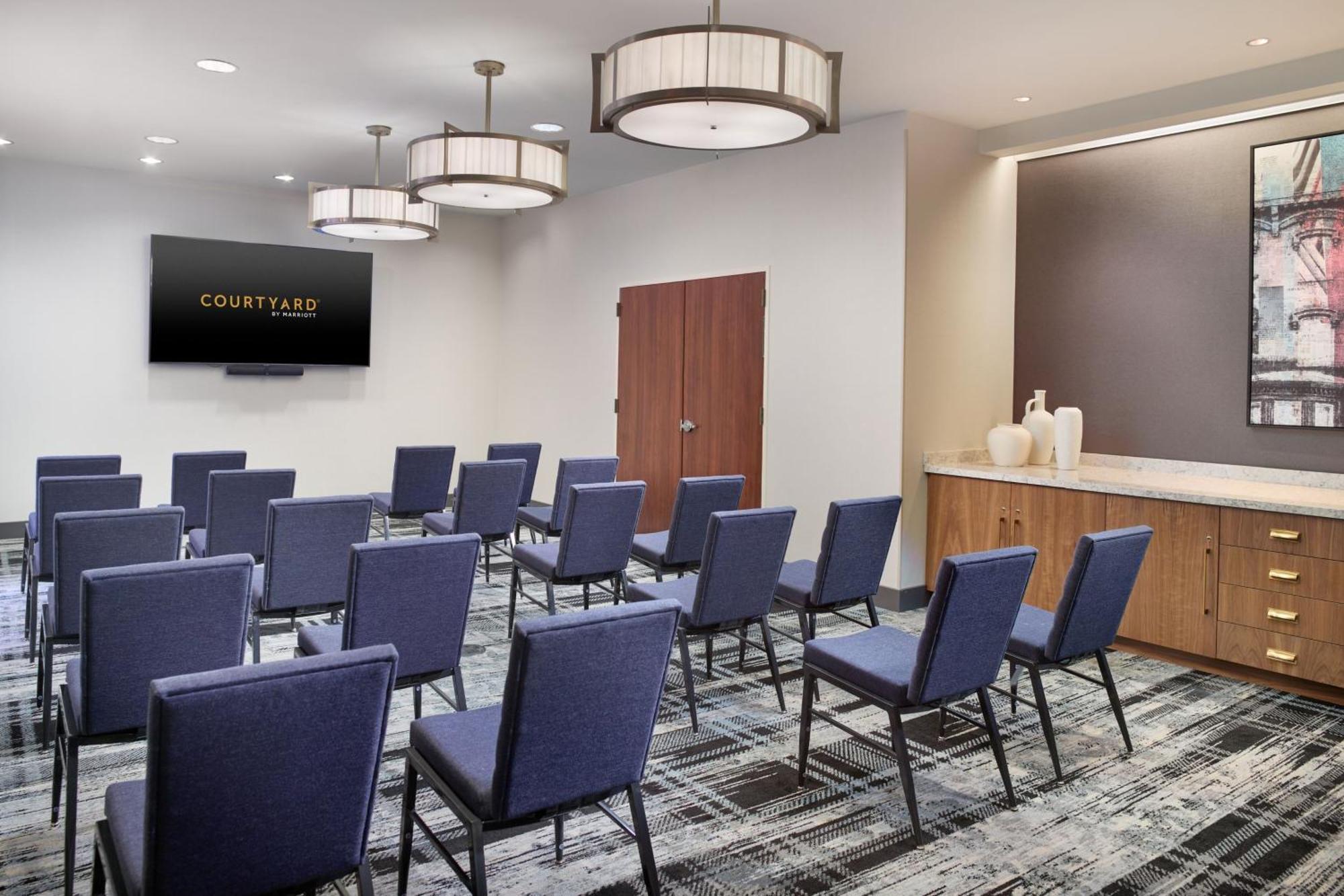 Courtyard By Marriott Washington, D.C./Foggy Bottom Hotel Exterior photo