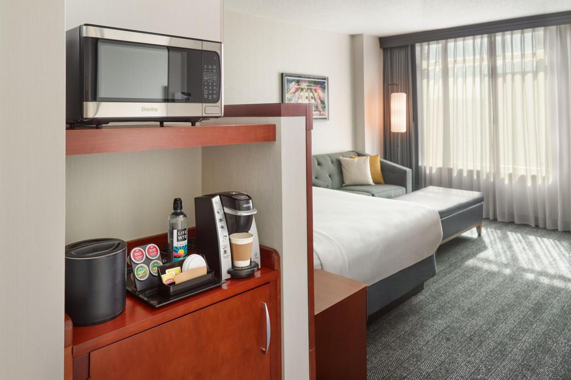 Courtyard By Marriott Washington, D.C./Foggy Bottom Hotel Exterior photo
