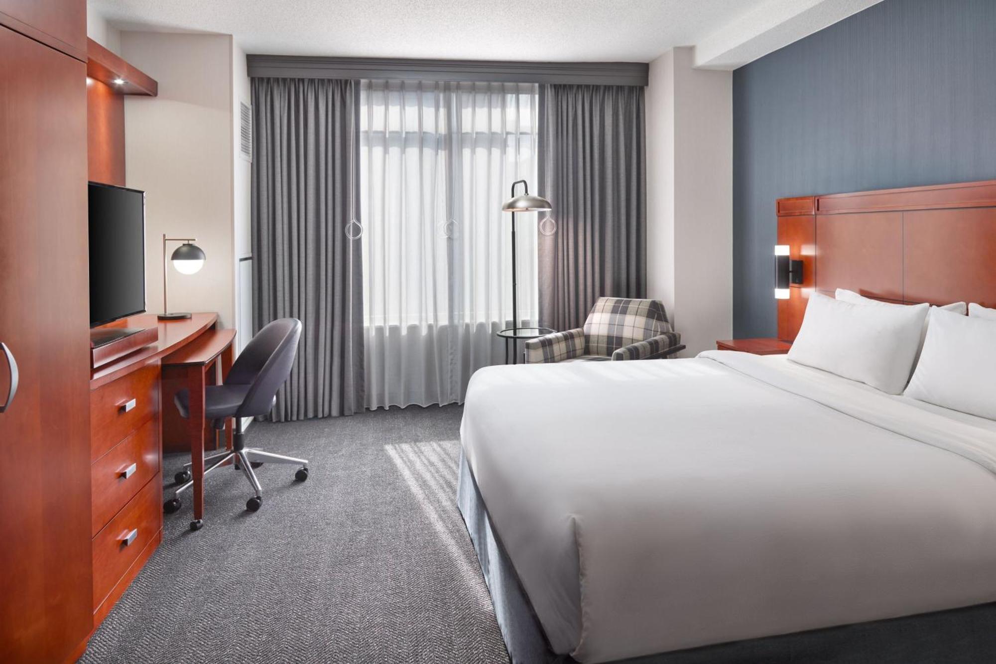 Courtyard By Marriott Washington, D.C./Foggy Bottom Hotel Exterior photo