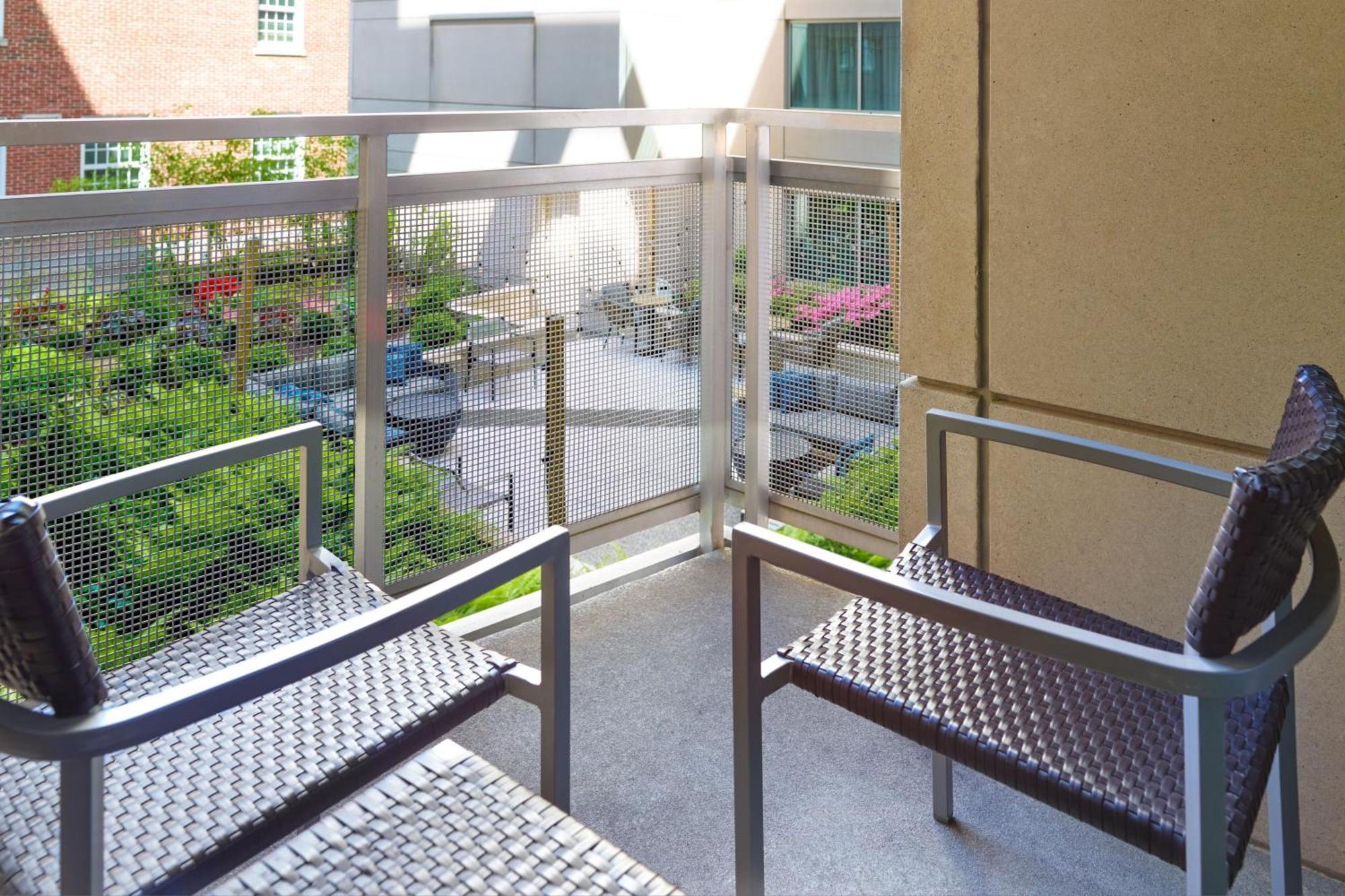 Courtyard By Marriott Washington, D.C./Foggy Bottom Hotel Exterior photo