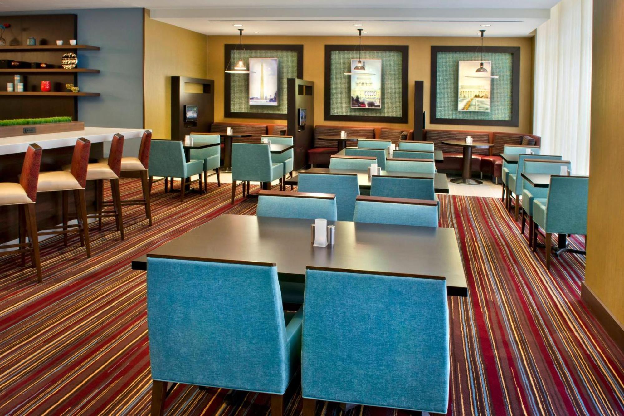 Courtyard By Marriott Washington, D.C./Foggy Bottom Hotel Exterior photo