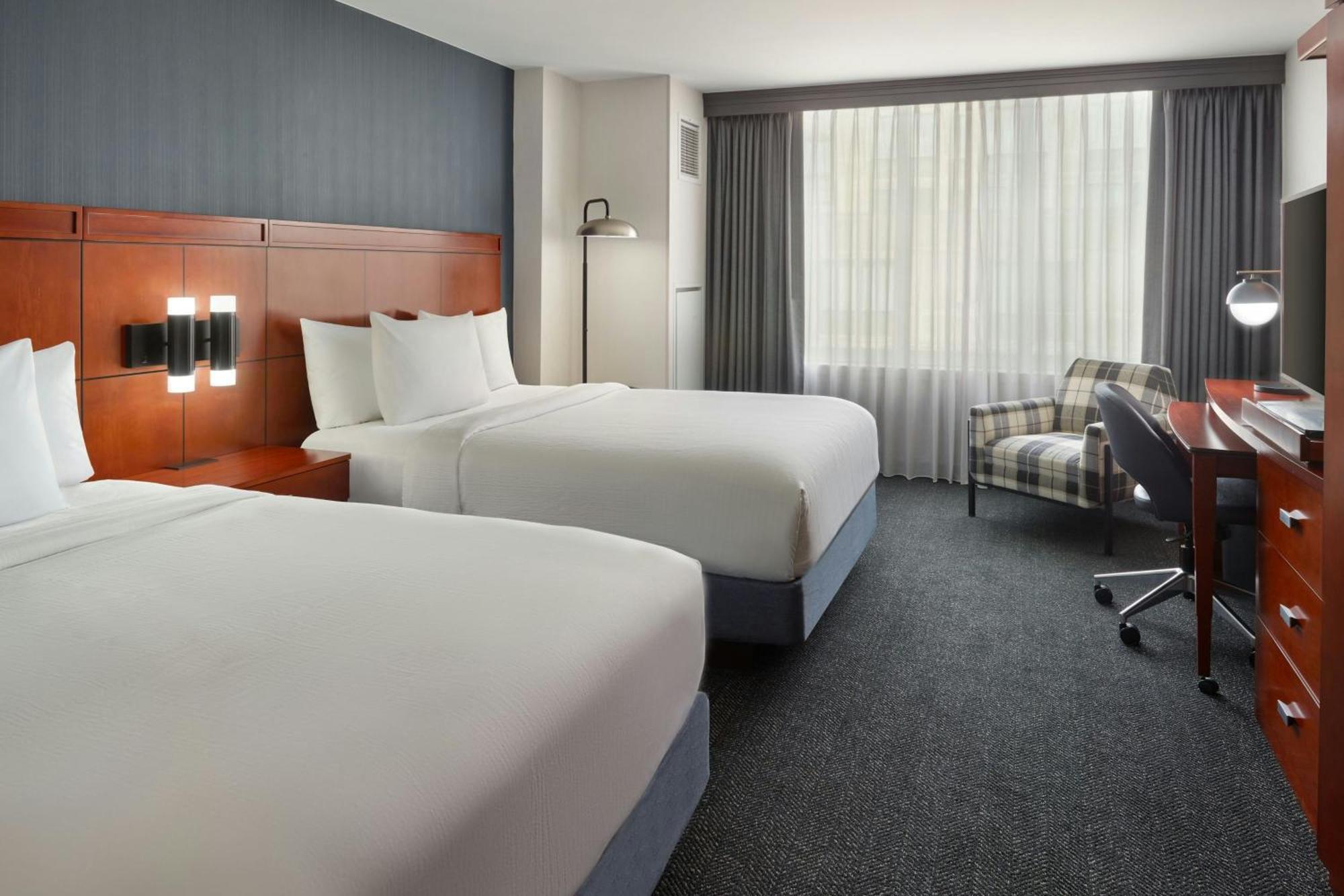Courtyard By Marriott Washington, D.C./Foggy Bottom Hotel Exterior photo