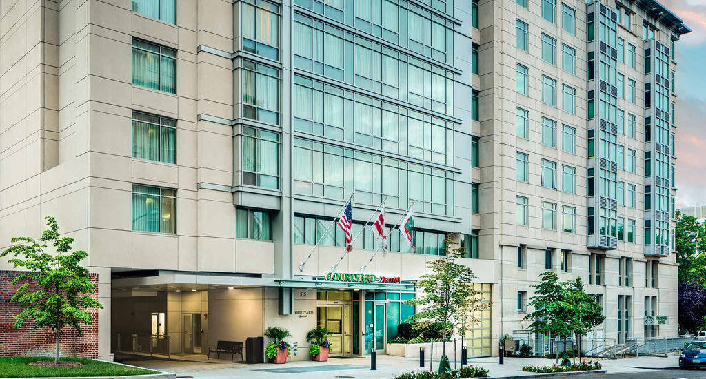 Courtyard By Marriott Washington, D.C./Foggy Bottom Hotel Exterior photo